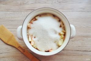 Вишневое варенье с яблоками