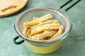 Маринованная соевая спаржа Маринованная соевая спаржа