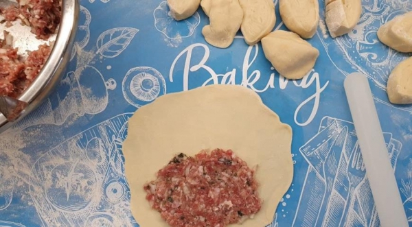 Чебуреки с мясом - пузырчатые и сочные, пошаговый рецепт с фото