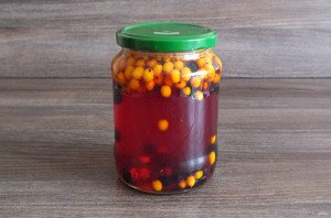 Компот из облепихи и черноплодной рябины