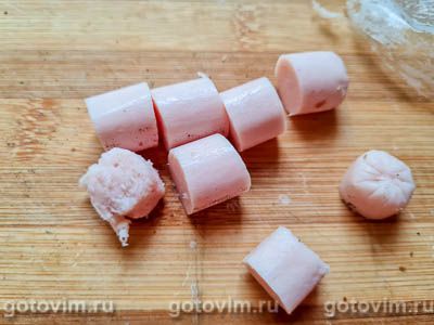 Двойной горячий бутерброд с сосисками и яичницей