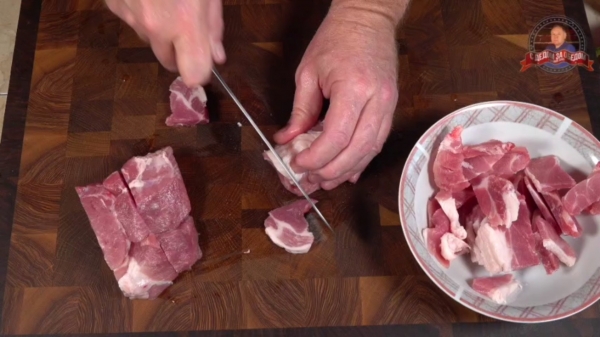 Мясо в соевом соусе в казане с болгарским перцем по-русски. Мясо в соевом соусе в казане с болгарским перцем по-русски.