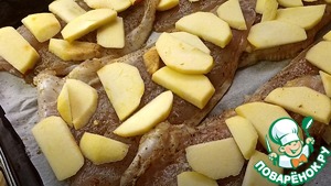 Пангасиус с яблоками, в духовке