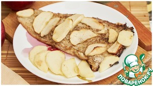 Пангасиус с яблоками, в духовке
