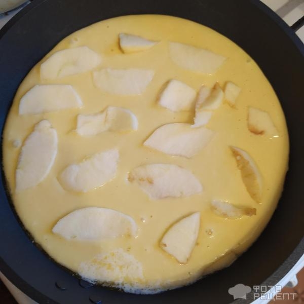 Рецепт: Быстрый пирог с яблоками - На сковороде Рецепт: Быстрый пирог с яблоками - На сковороде