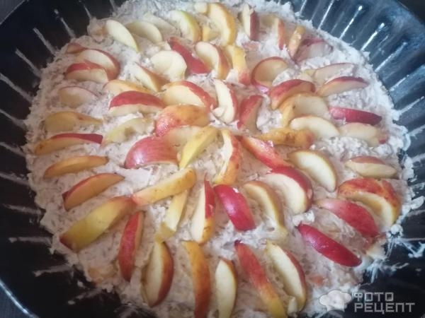 Рецепт: Диетическая творожная запеканка - с овсяными хлопьями, яблоками и мёдом