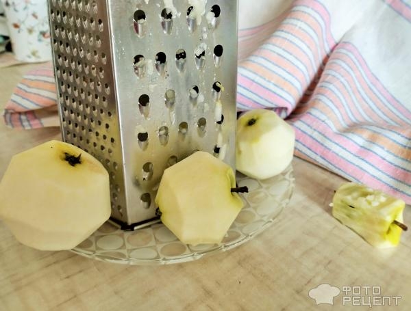 Рецепт: Яблочные сырники - Вкусно и полезно