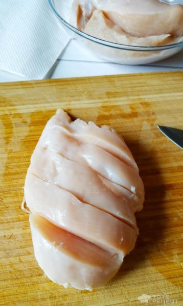 Рецепт: Куриная грудка на сковороде по-быстрому - или обычное филе в необычном виде Рецепт: Куриная грудка на сковороде по-быстрому - или обычное филе в необычном виде