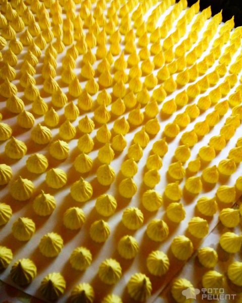 Рецепт: Минимеренги - минивыпечка, оформление тортиков и пирожных