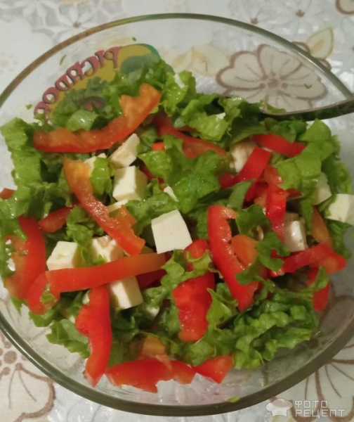 Рецепт: Салат из перца сладкого и брынзы - с добавлением зелени