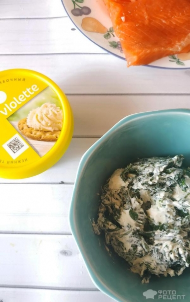 Рецепт: Слоеный пирог с форелью - на подушке шпината со сливочным сыром Рецепт: Слоеный пирог с форелью - на подушке шпината со сливочным сыром