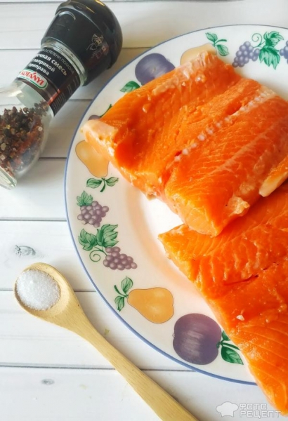 Рецепт: Слоеный пирог с форелью - на подушке шпината со сливочным сыром Рецепт: Слоеный пирог с форелью - на подушке шпината со сливочным сыром