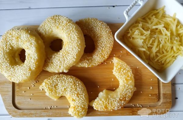 Рецепт: Сырно-творожные колечки - с кунжутом