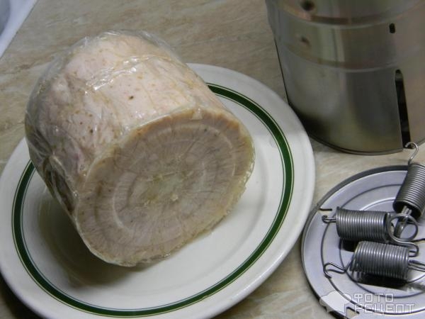 Рецепт: Ветчина из индейки - В ветчиннице из филе грудки индейки