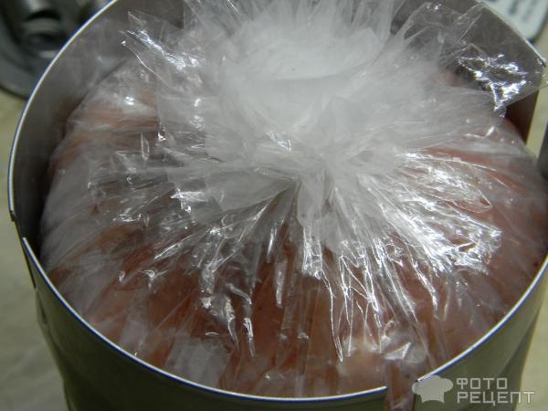 Рецепт: Ветчина из индейки - В ветчиннице из филе грудки индейки