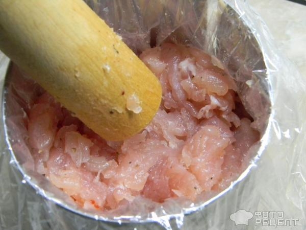 Рецепт: Ветчина из индейки - В ветчиннице из филе грудки индейки