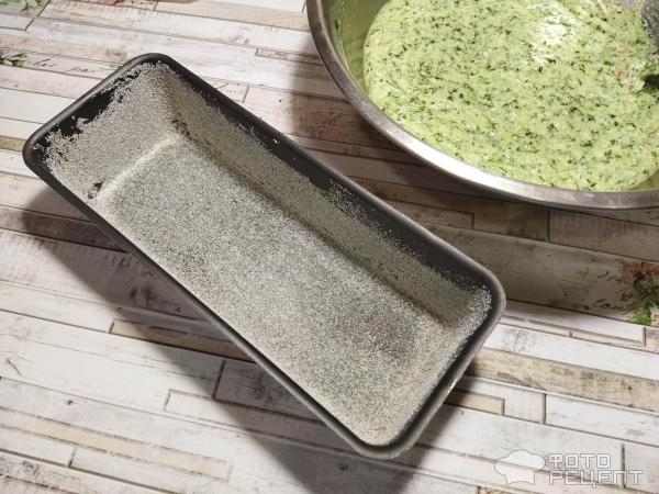 Рецепт: Зеленый кекс - со щавелем и манной крупой