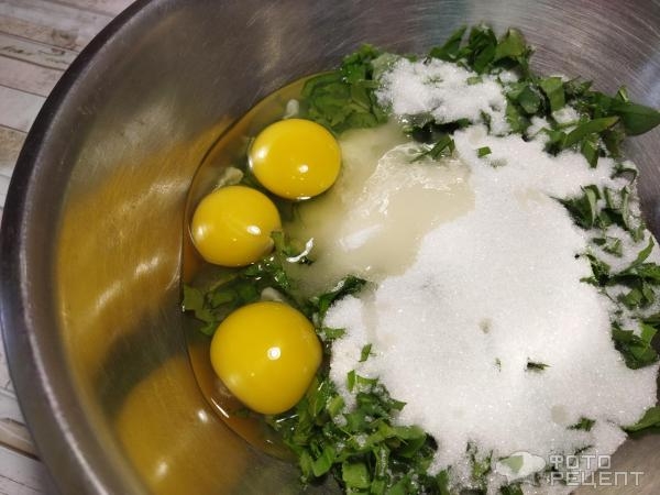 Рецепт: Зеленый кекс - со щавелем и манной крупой