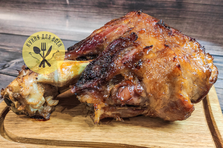 Свинина в духовке. свиная рулька одним куском