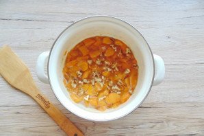 Варенье из хурмы с орехами Варенье из хурмы с орехами