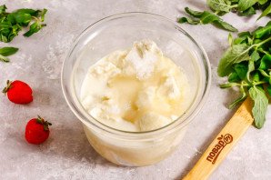 Клубничный чизкейк с творогом без выпечки