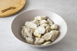 Азиатский салат с баклажанами и помидорами