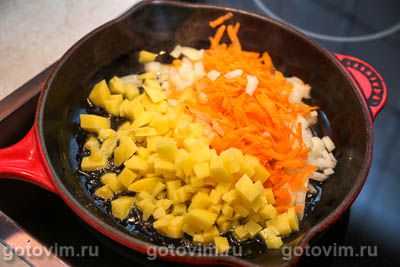 Перловка с куриной печенью и картофелем