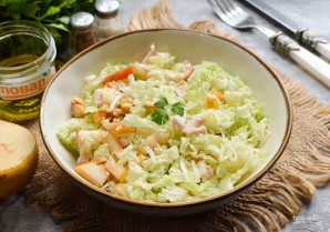 Салат "Красотка" с копченой курицей и грушей