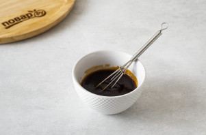 Азиатский салат с баклажанами и помидорами