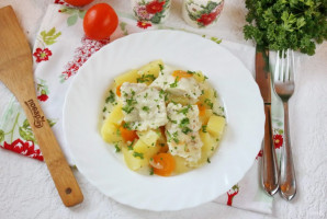 Филе судака с картофелем в мультиварке Филе судака с картофелем в мультиварке