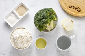 Пирог с брокколи в мультиварке