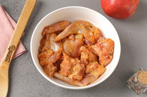 Кролик с гранатом