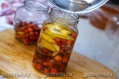 Компот из боярышника с яблоками