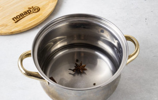 Салат по-турецки с маринованной капустой Салат по-турецки с маринованной капустой