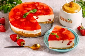 Клубничный чизкейк с творогом без выпечки