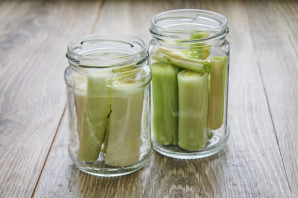 Маринованный лук-порей