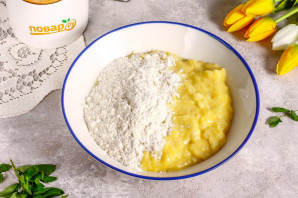 Жареные вареники с вишней