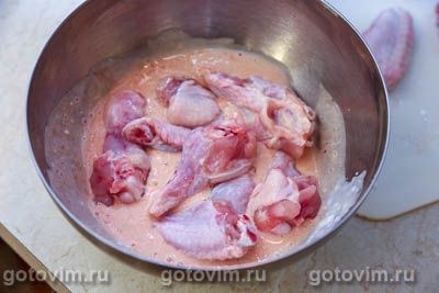 Куриные крылышки, жаренные в кокосовой стружке