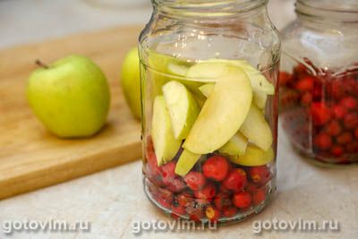 Компот из боярышника с яблоками