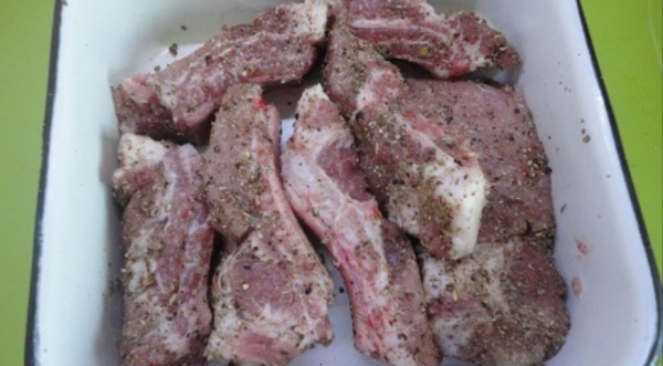 Свиные ребрышки в квашеной капусте, пошаговый рецепт с фото Свиные ребрышки в квашеной капусте, пошаговый рецепт с фото