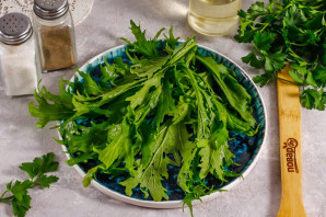 Салат с арбузом и ветчиной