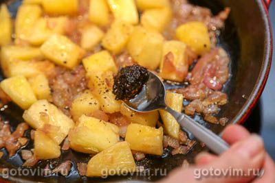 Жареные утиные ножки с ананасами