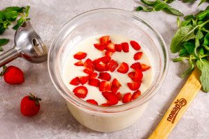 Клубничный чизкейк с творогом без выпечки