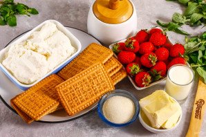 Клубничный чизкейк с творогом без выпечки