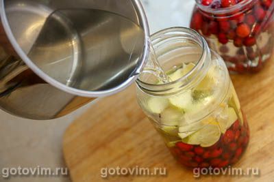 Компот из боярышника с яблоками