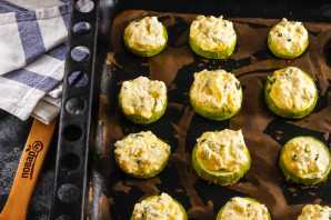 Кабачки с рикоттой в духовке