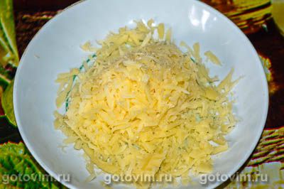 Ленивая «пицца» из сушек с колбасой и сыром Ленивая «пицца» из сушек с колбасой и сыром