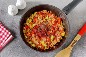 Паста "Карбонара" в томатном соусе