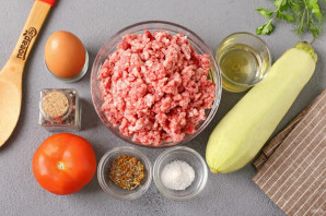 Котлеты с кабачком и помидором Котлеты с кабачком и помидором