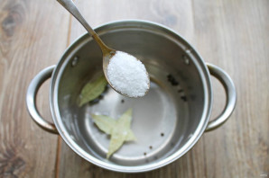 Маринованный лук-порей